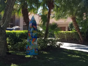 Obelisk_I_in_its_new_home_in_Vero_Beach,FL